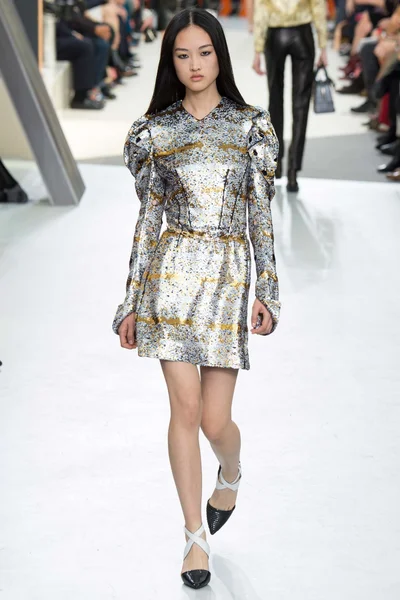 Look 43